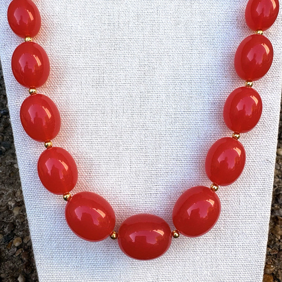 Vintage Joan Rivers Red Acrylic Lucite Graduated Beaded Necklace Gold Tone 32" - Picture 2 of 6